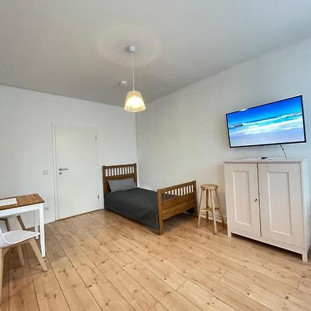 Ferienwohnung Im Stadtzentrum Von Bernau - Schoene Ferienwohnung Mit 1 1/2 Zimmern, Bad, Spuelmaschine, Waschmaschine, Komplette Kueche, Wlan Бернау Экстерьер фото