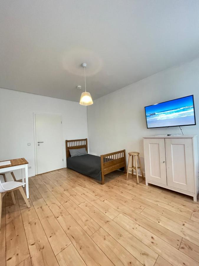 Ferienwohnung Im Stadtzentrum Von Bernau - Schoene Ferienwohnung Mit 1 1/2 Zimmern, Bad, Spuelmaschine, Waschmaschine, Komplette Kueche, Wlan Бернау Экстерьер фото